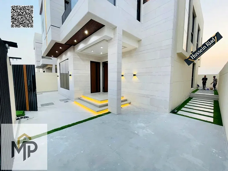 Villa for sale on the main street, directly near the mosque, including registration fees, with the latest finishes, a private pool, and a negotiable p63904246572290114