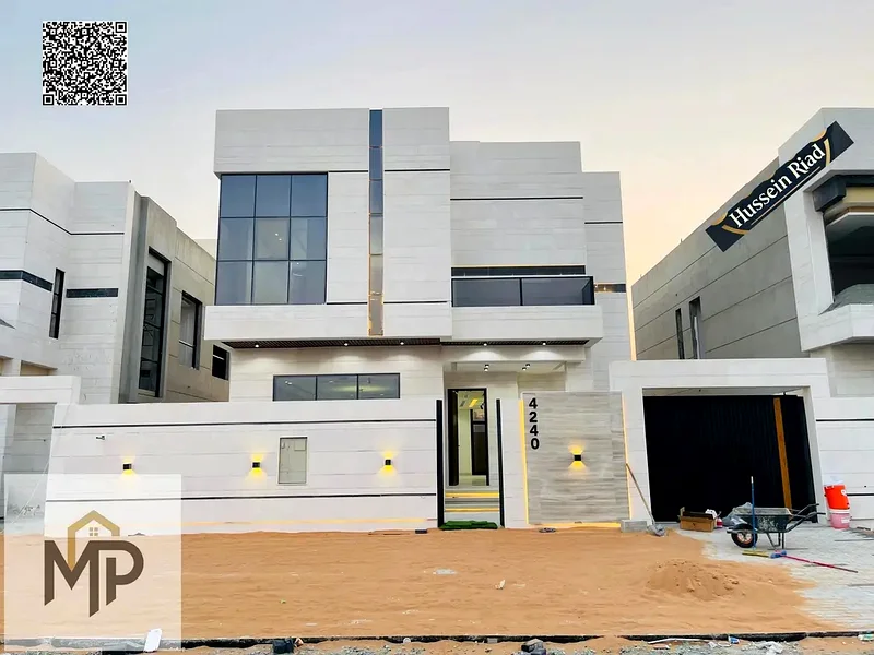 Villa for sale on the main street, directly near the mosque, including registration fees, with the latest finishes, a private pool, and a negotiable p63904246572290111