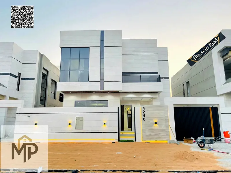 Villa for sale on the main street, directly near the mosque, including registration fees, with the latest finishes, a private pool, and a negotiable p63904246572290112