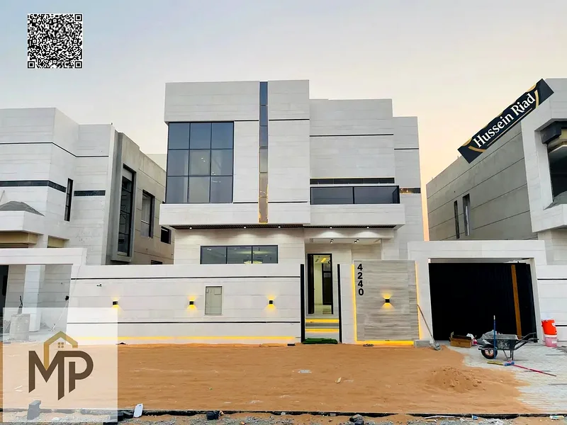 Villa for sale on the main street, directly near the mosque, including registration fees, with the latest finishes, a private pool, and a negotiable p63904246572290113