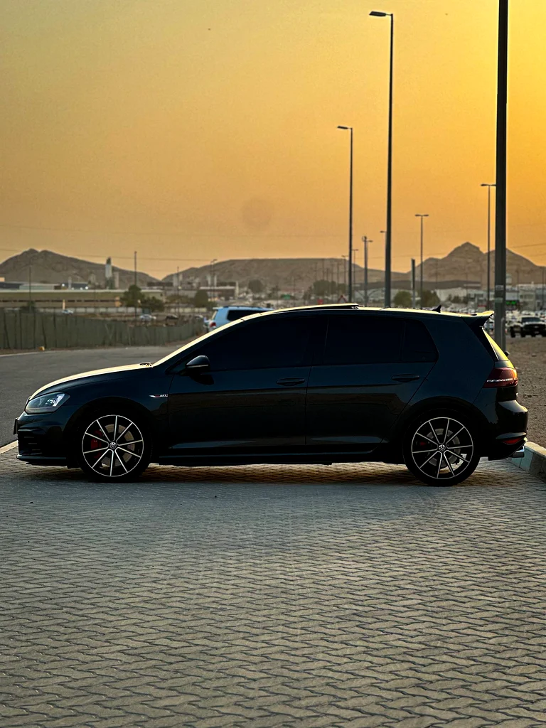 Volkswagen Golf Gti Club Sport 2017  GCC Spec63223315572354113