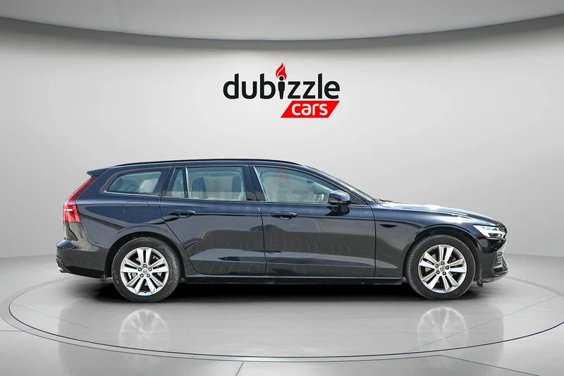 AED 1246/month | 2021 Volvo V-Class T4 | GCC Specs | Ref#32749063221301612545113