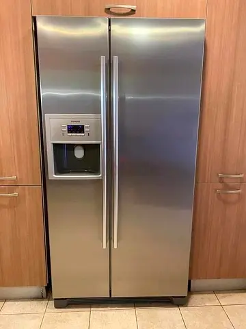 Siemens Side By Side Refrigerator With Water Dispenser Ice Maker