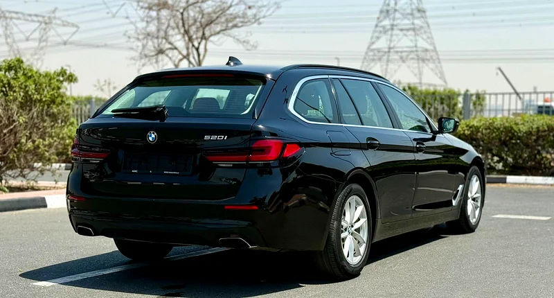 BMW 520i 2.0L 2023 GCC VERY GOOD CONDITION63229277677057113