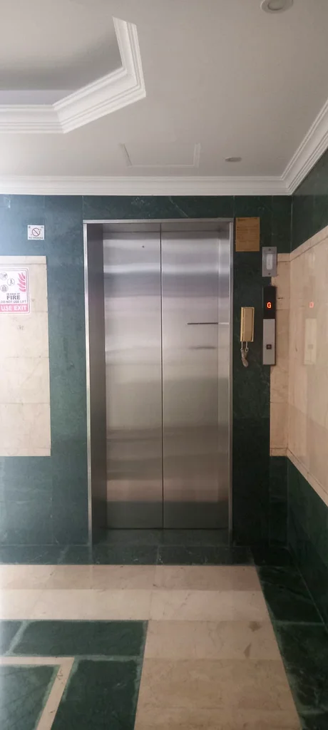 للبيع مبنى في المويهيل، طريق الجامعة، إمارة الشارقة63195060026113114