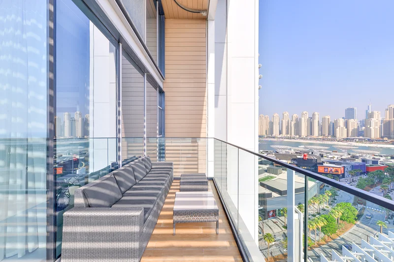 Luxe 3 BR Oceanfront Apt in Bluewaters Island63828359899649111