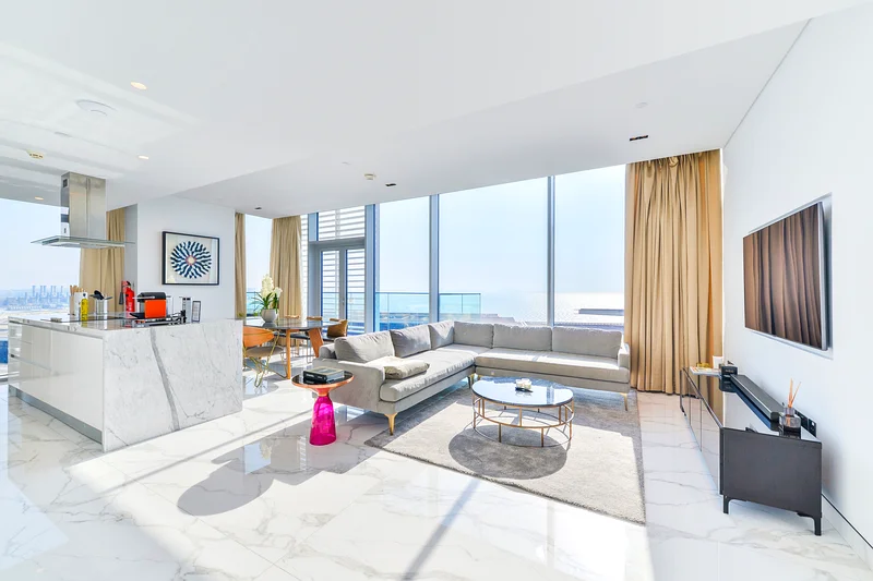 Luxe 3 BR Oceanfront Apt in Bluewaters Island63828359899649110
