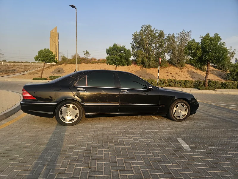 سيارة أيقونية 2004 S600. محرك V12. عدد كيلومترات منخفض للغاية. نظيفة جداً63231641382786111