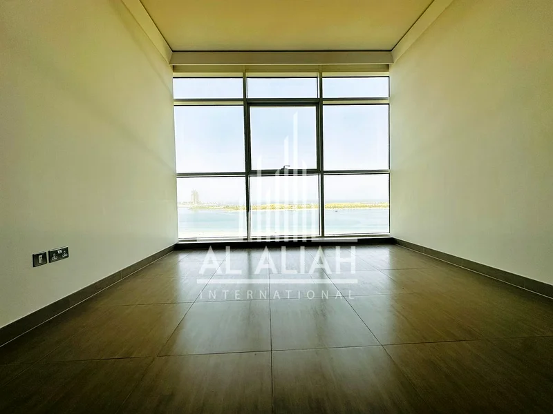 شقة رائعة مكونة من 3 غرف نوم + غرفة خادمة | إطلالة على البحر | الكورنيش62934686146435114