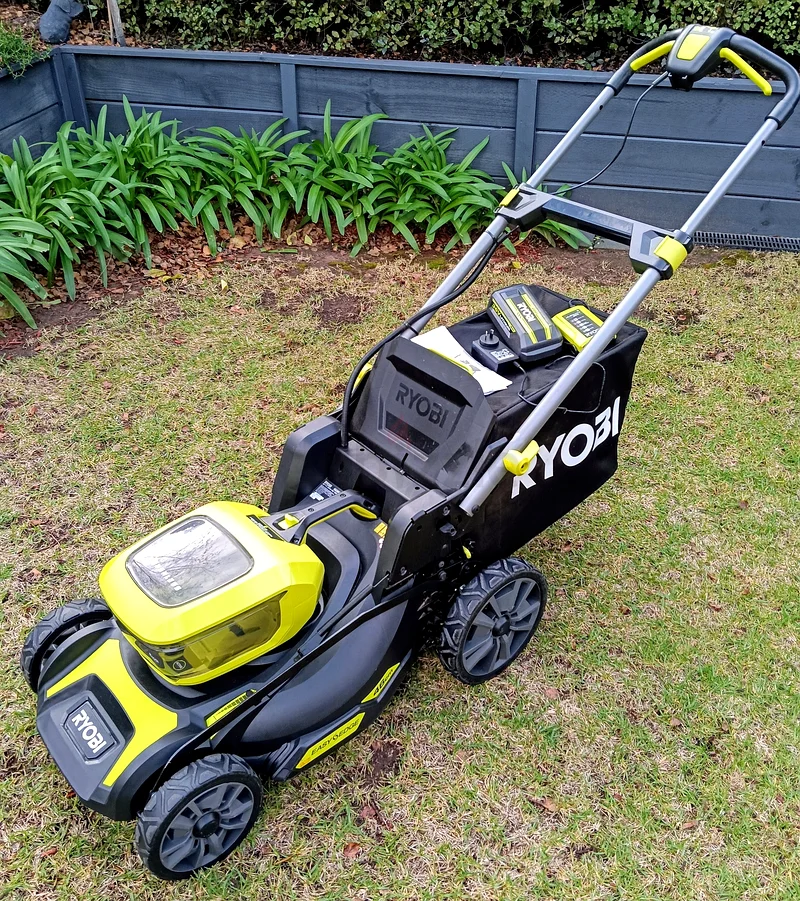 Ryobi 36V HP 46cm 6.0Ah Brushless Cordless Lawn Mower Kit63167586161281111