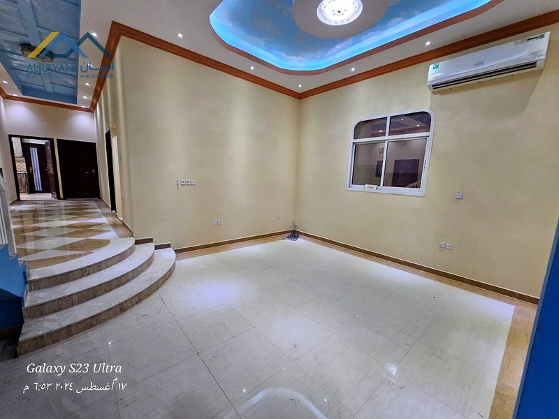 For lovers of luxury, sophistication and distinction, a beautiful villa with a calm, comfortable character and spacious areas.63715862834051114