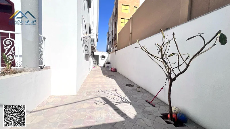 فيلا للبيع بسعر ممتاز وقابل للتفاوض. تحتوي على فناء كبير. ملكية حرة لجميع الجنسيات مدى الحياة. مع إمكانية تمويل مصرفي سهل63878711484161111