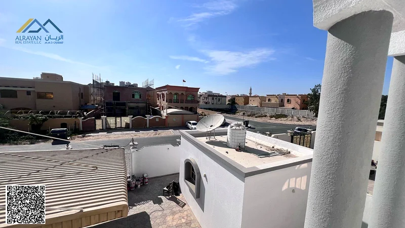 فيلا للبيع بسعر ممتاز وقابل للتفاوض. تحتوي على فناء كبير. ملكية حرة لجميع الجنسيات مدى الحياة. مع إمكانية تمويل مصرفي سهل63878711484161114