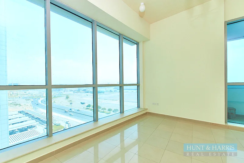 شقة واسعة من غرفة نوم واحدة للبيع في برج جولفار - بإطلالة على الم waterfront63856099901443111