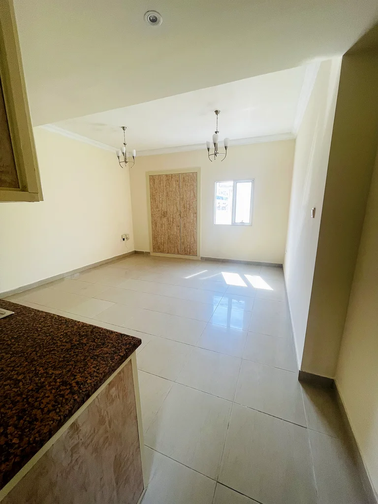 بناء العائلة/نظيف ومرتب/قريب من مركز الصحراء64195841252355110
