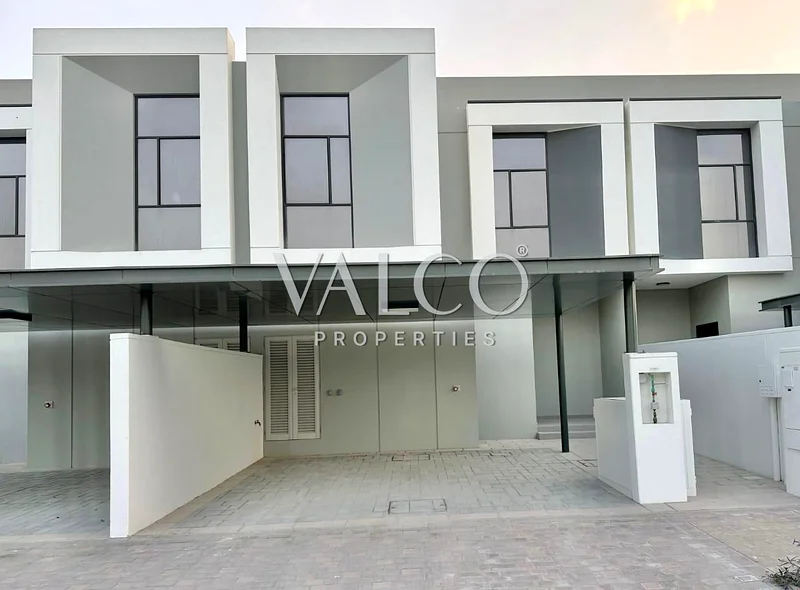 Vasthu TH | Elegant Layout | Vacant Now63763486587395111