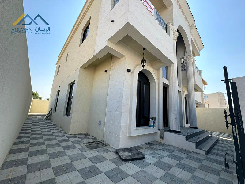 فيلا فاخرة، قصر مصغر، بتشطيبات حديثة وموقع ممتاز جدًا، ملكية تامة، بدون دفعة أولى.63903396270850113