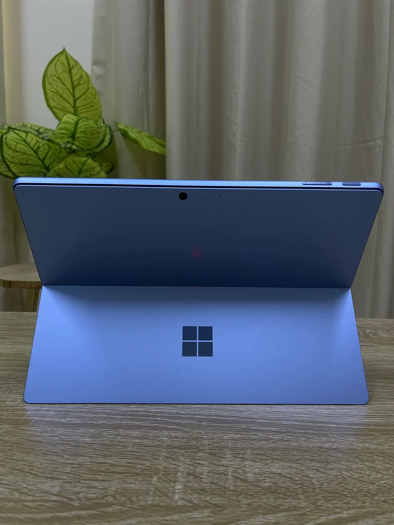 Microsoft Surface Pro 11 Snapdragon X Plus63257120312578111