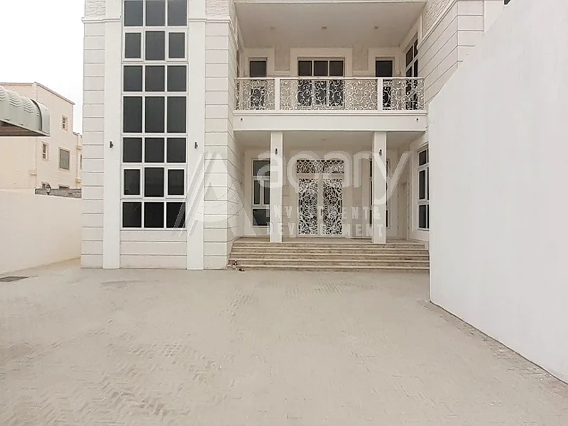 فيلا فاخرة | تشطيب مميز | ٩ غرف نوم + أكثر62933687533827112