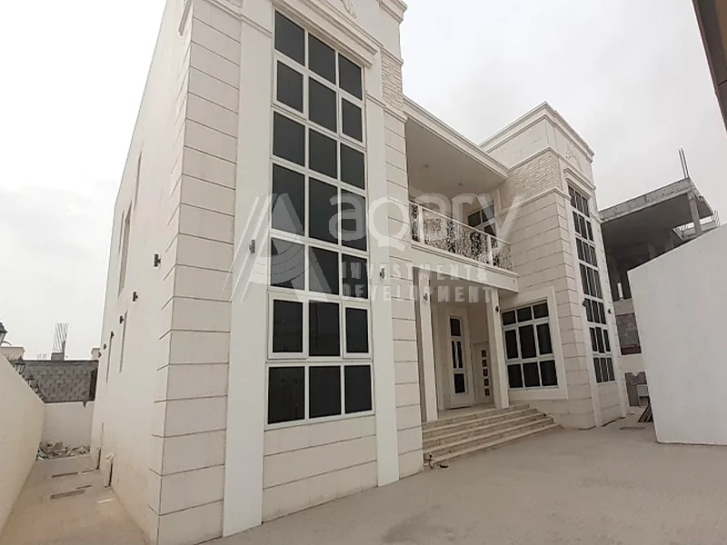 فيلا فاخرة | تشطيب مميز | ٩ غرف نوم + أكثر62933687533827111