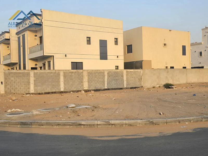 Corner land, 100% freehold, including registration fees63197608313091113
