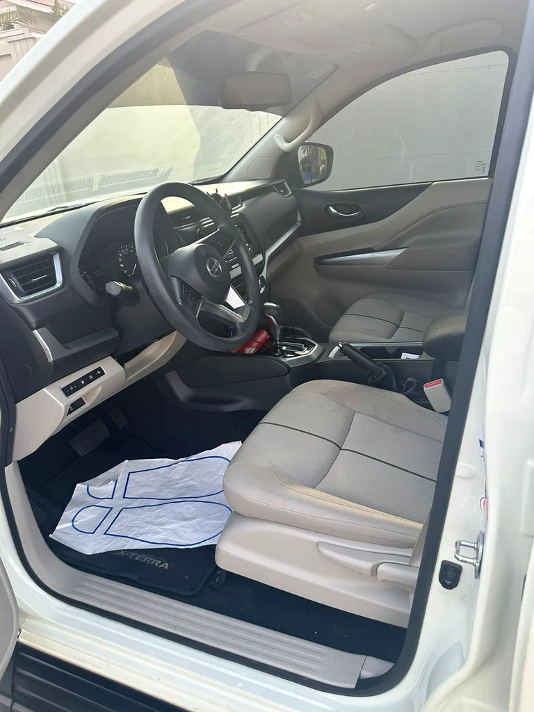 سيارة للبيع (سيارة عائلية)63166626350594114