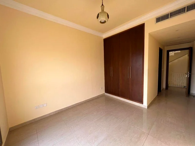 4 bedrooms Townhouse | for Sale | Corner Unit63859192026370114