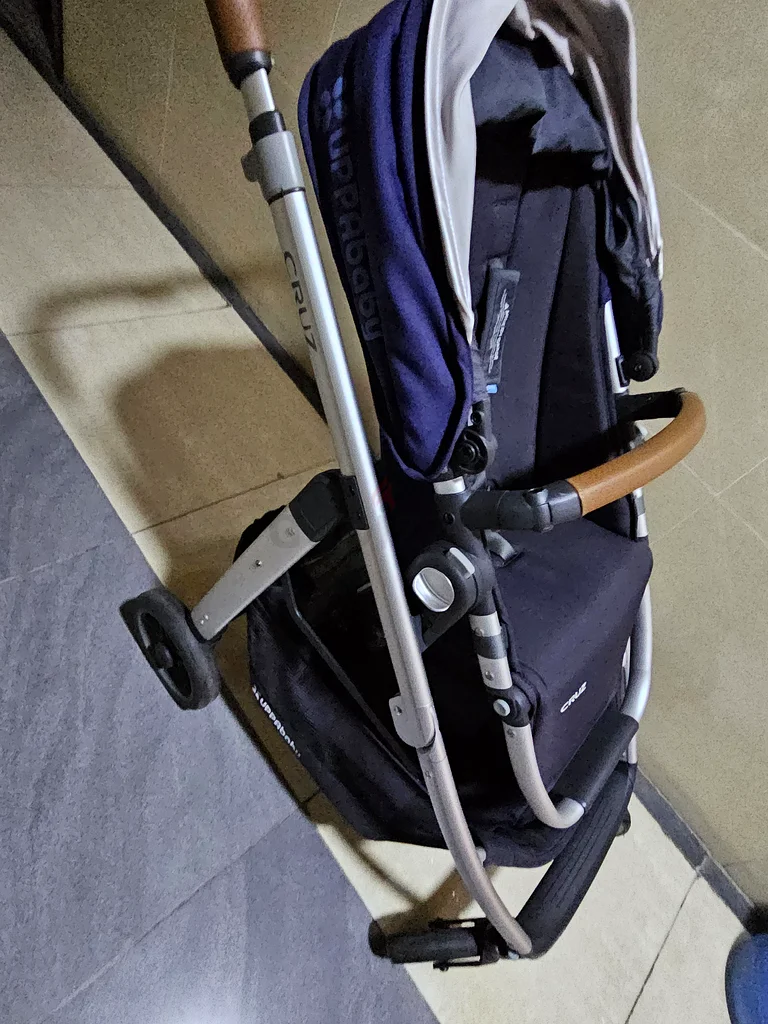 UPPABABY CRUZ STROLLER and bassinet...DELIVERY POSSIBLE63173863658499111