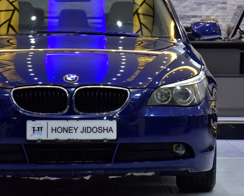 VERY LOW KILOMETER! ONLY 95,000 KM! BMW 520i ( 2005 Model ) in Blue Color GCC Specs63158800583425113