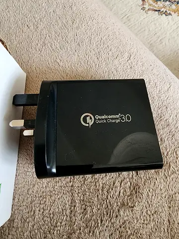 UGREEN USB Charger 36W QC 3.0 Quick Wall Charger Adapter 2-Port USB Travel Plug