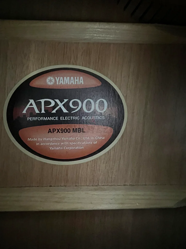 غيتار ياماها شبه صوتي APX90063199131096322111