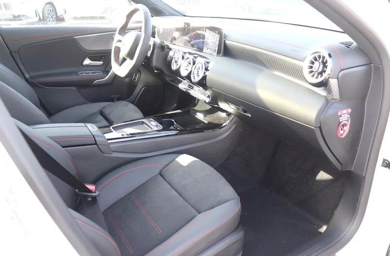 Mercedes benz A200L63145814500739112