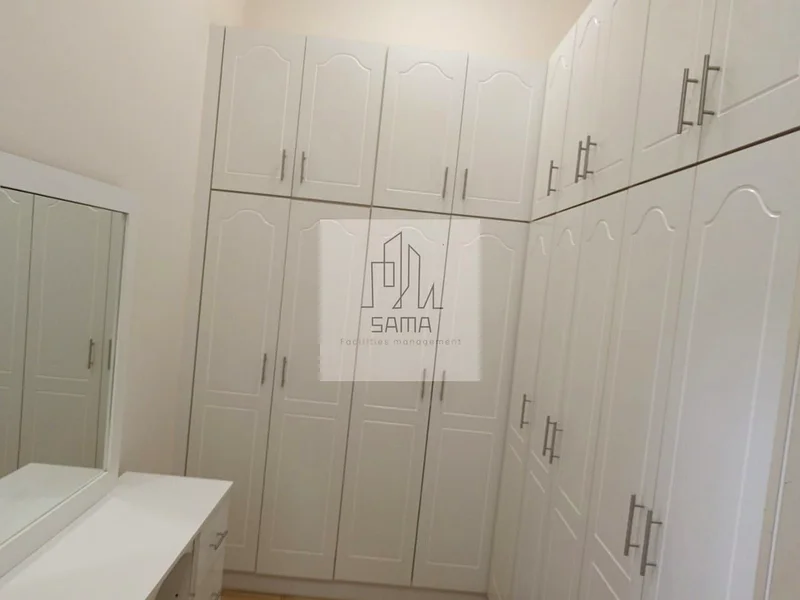 Another villa in Umm Ghafa, including water and electricity.63306679948034112