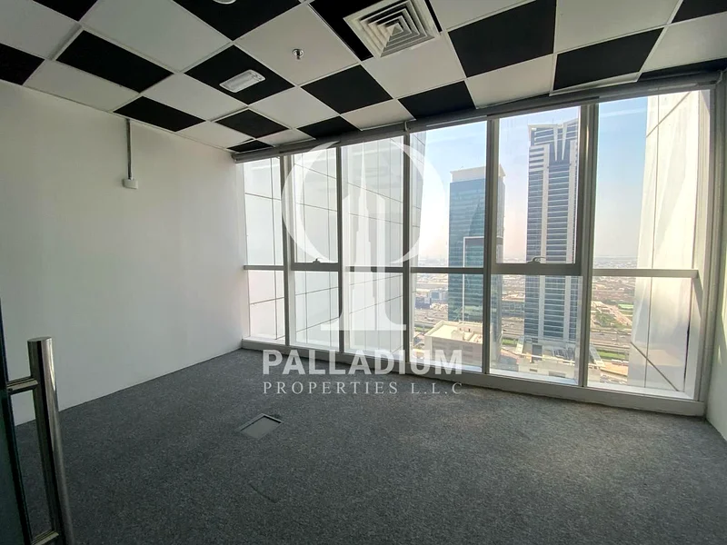 طابق أعلى | مجهز بالكامل | قريب من المترو63261244731139111