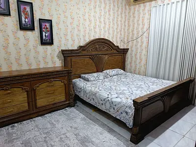 Bed(king size) and drawer set (high quality classical wood) selling for cheap