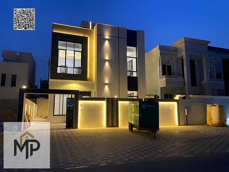 For sale, a luxurious villa in Al Helio - Ajman, a distinguished location and an ideal design for large families. Villa details: 6 master bedrooms.63904357323651110