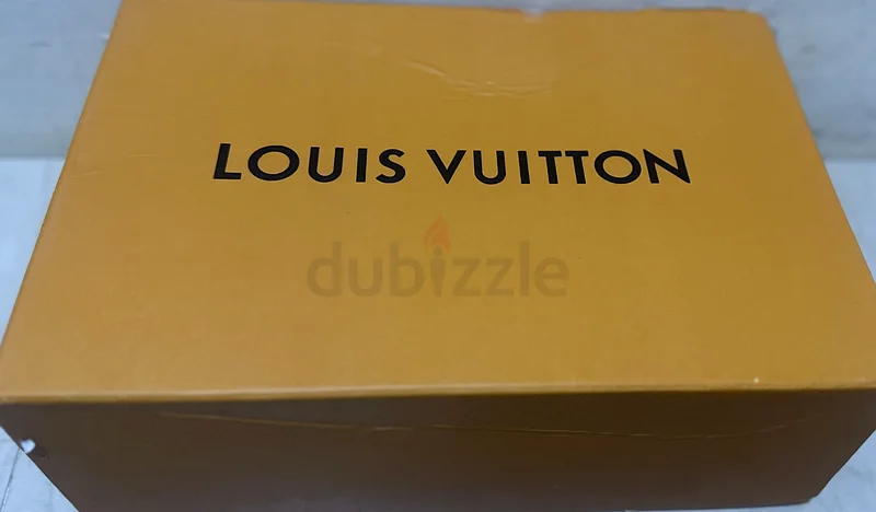 Lv Lagoon Sneakers / Authentic Louis Vuitton Box: A Luxury Essential!63237613579139111