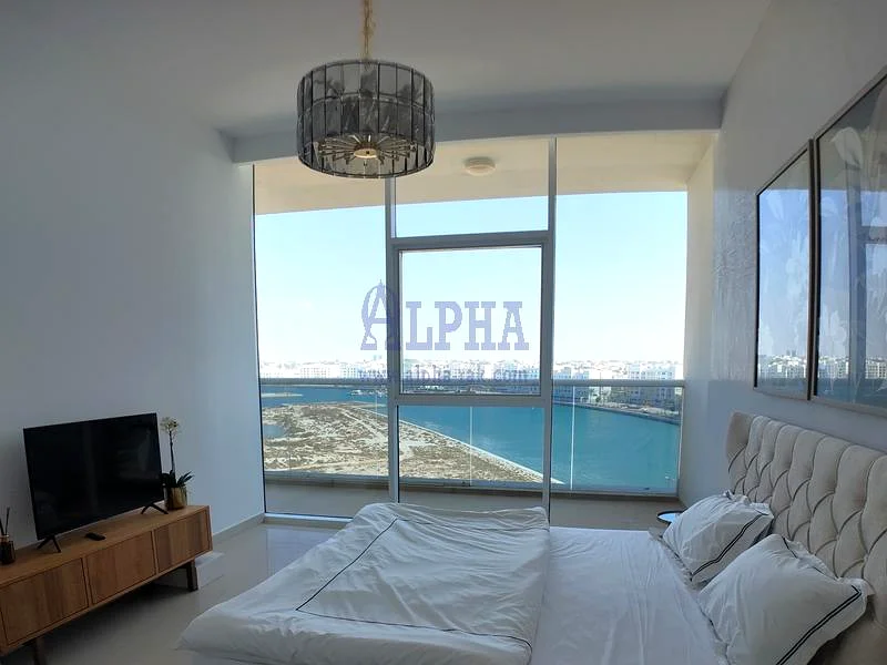 إطلالة على البحيرة | غير مؤثثة | الحياة على الم waterfront63864087062657114
