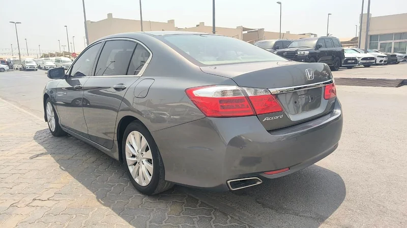 هوندا أكورد مع سقف بانورامي63223315210115113