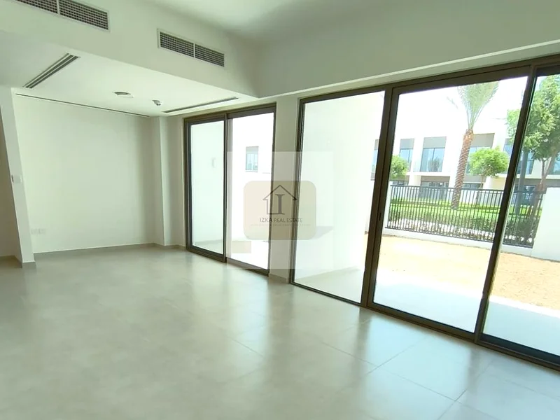 صفة واحدة | مواجه للحديقة | جاهز للسكن!62934687389826111