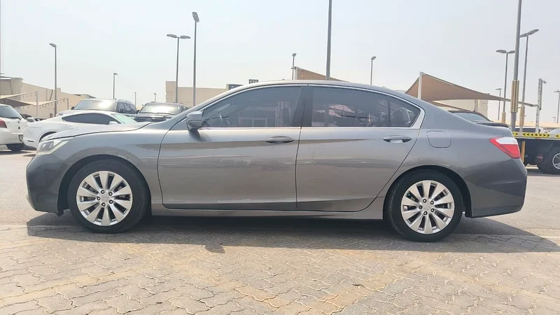 هوندا أكورد مع سقف بانورامي63223315210115114