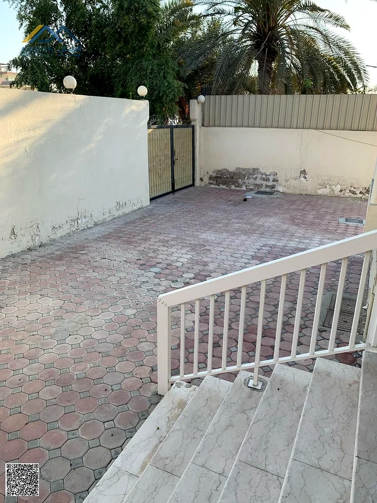 In excellent condition, a freehold commercial house in Al Rawda 3.63194579165185111
