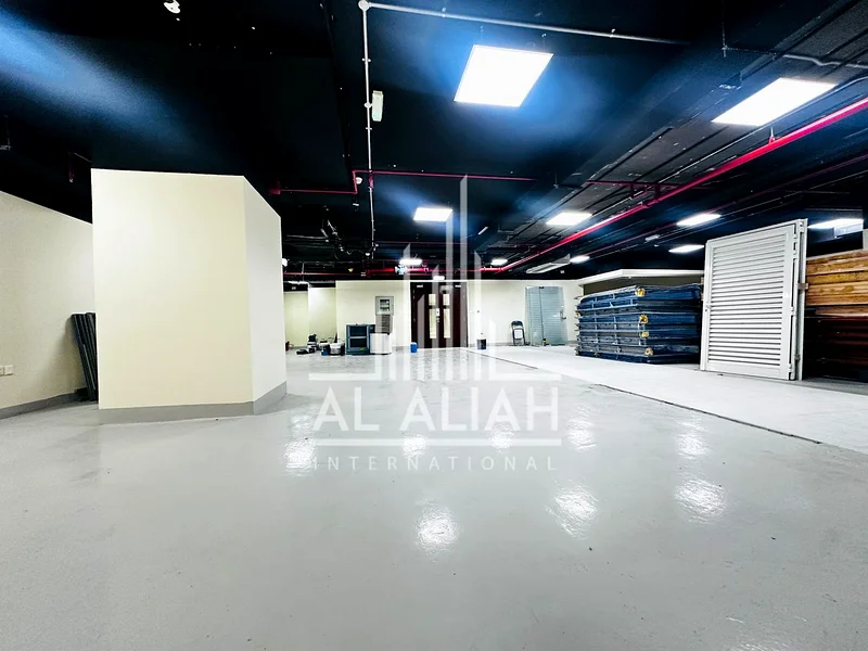 مكتب لتأجير | 2712 قدم مربع | شارع المطار |62935673275905112