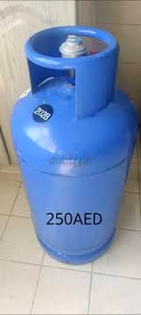 Gas cylinder with regulator and pipe