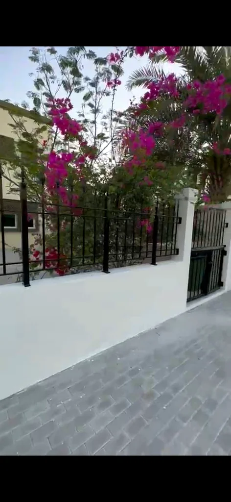 منطقة I جاهزة I تم صيانتها جيدًا I جميع الغرف بها حمامات خاصة I قطعة أرض كبيرة63269569241602114
