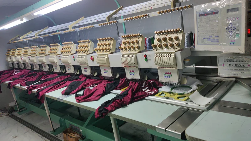 Tajima Embroidery machine63257628442242111