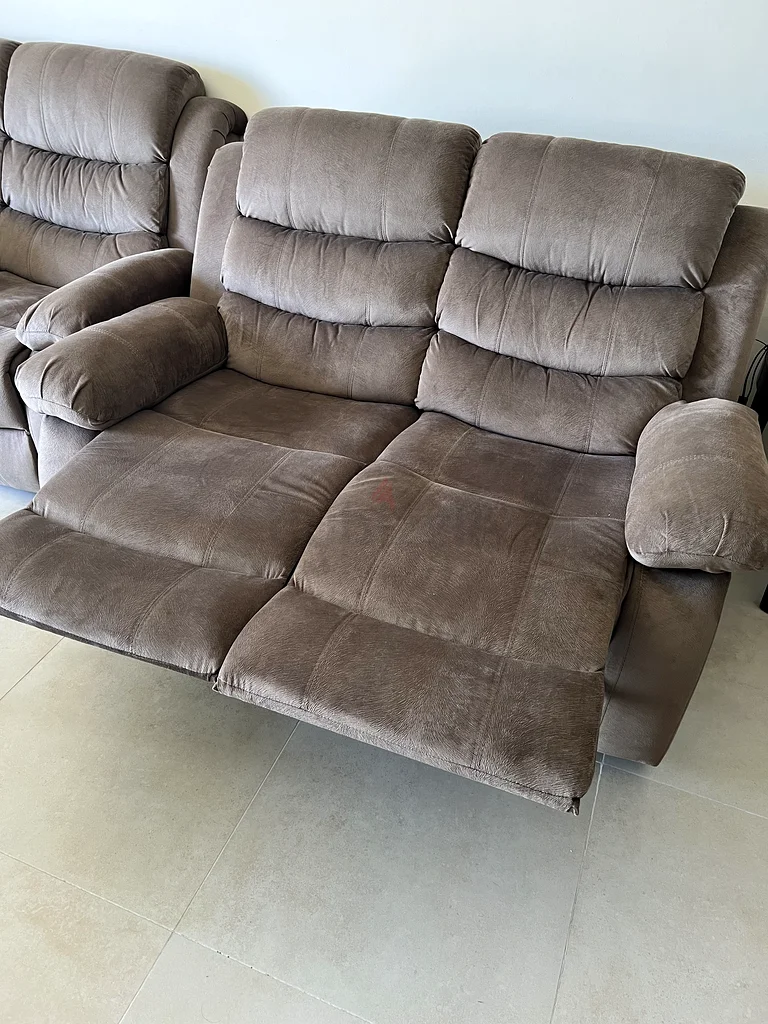 أريكة مريحة وعصرية للبيع!62863825842305114