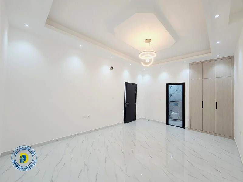 \Villa on the street and alley, 4 rooms, ground floor, first floor and roof, for sale in Al Yasmeen63251872019201114