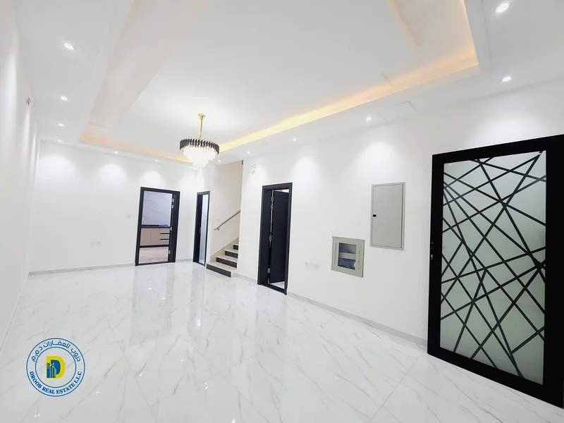 \Villa on the street and alley, 4 rooms, ground floor, first floor and roof, for sale in Al Yasmeen63251872019201112