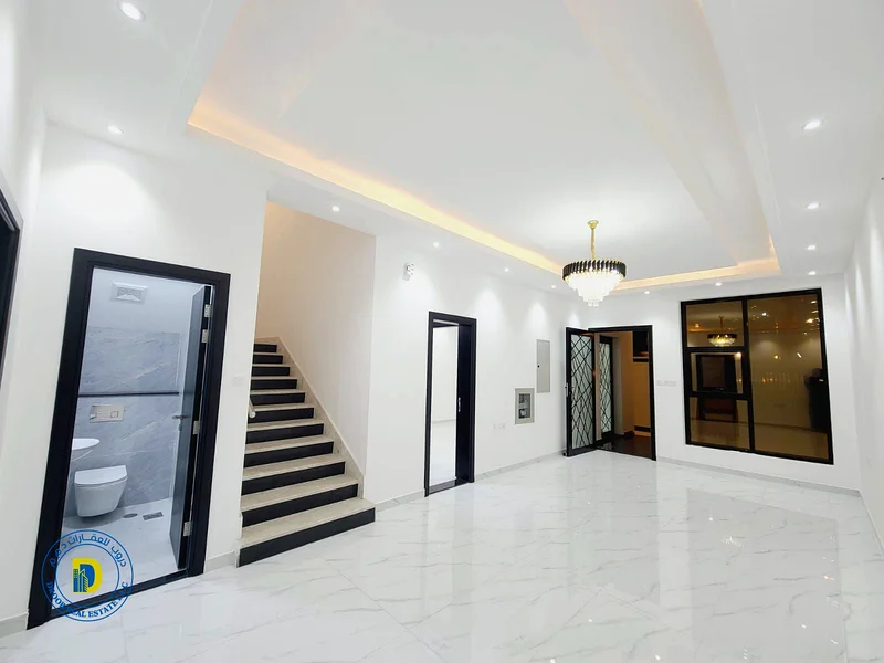 \Villa on the street and alley, 4 rooms, ground floor, first floor and roof, for sale in Al Yasmeen63251872019201111